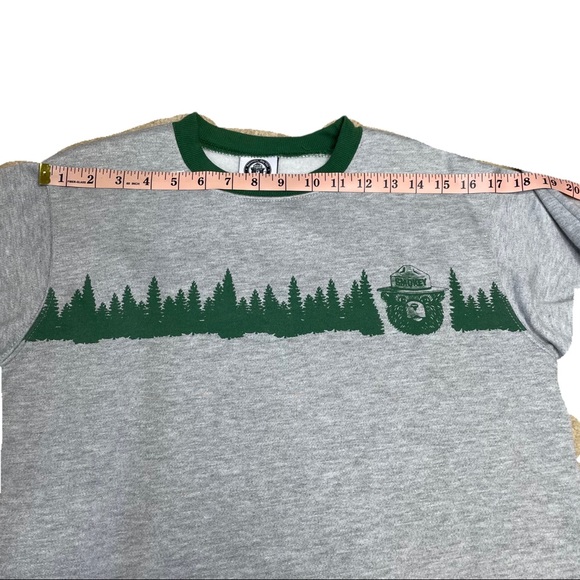 Vintage Smokey The Bear Cropped Sweatshirt Size S - Picture 10 of 11